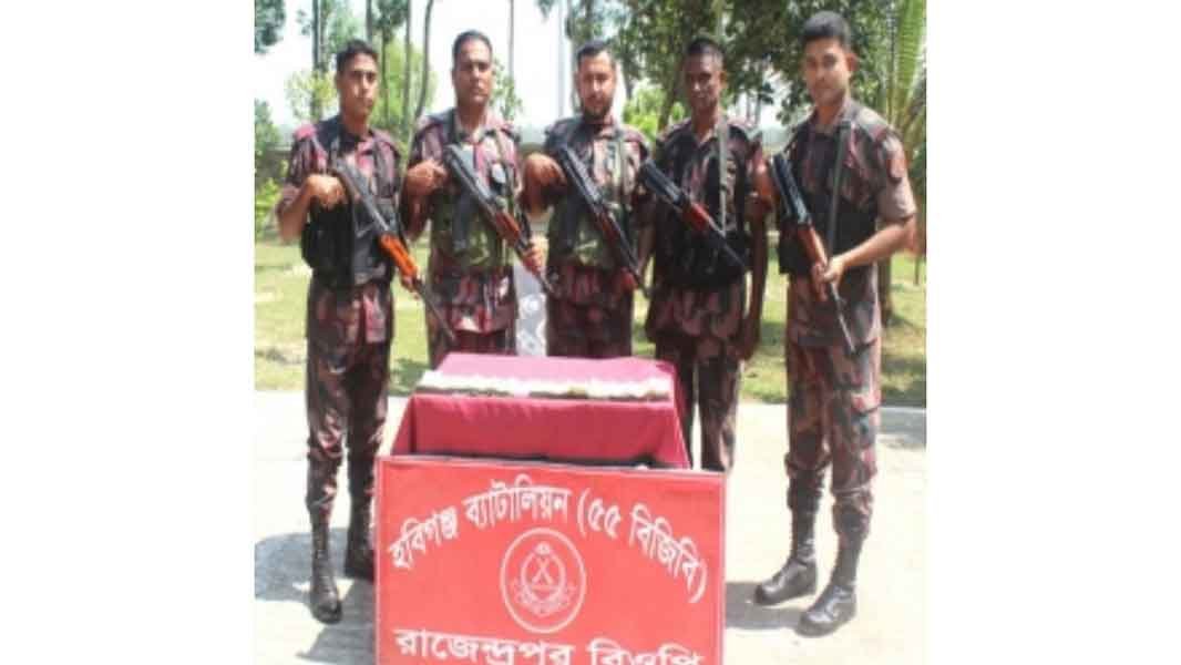 মাধবপুরে ভারতীয় সীমান্ত থেকে ব্যাগ ভর্তি বাংলাদেশী টাকা উদ্ধার
