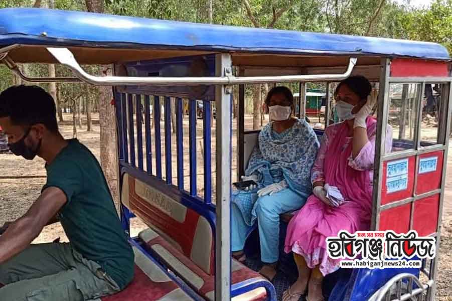 মাধবপুরে কর্মহীন মানুষের বাড়ীতে খাদ্যসামগ্রী নিয়ে যাচ্ছেন ইউএনও এবং এসিল্যান্ড