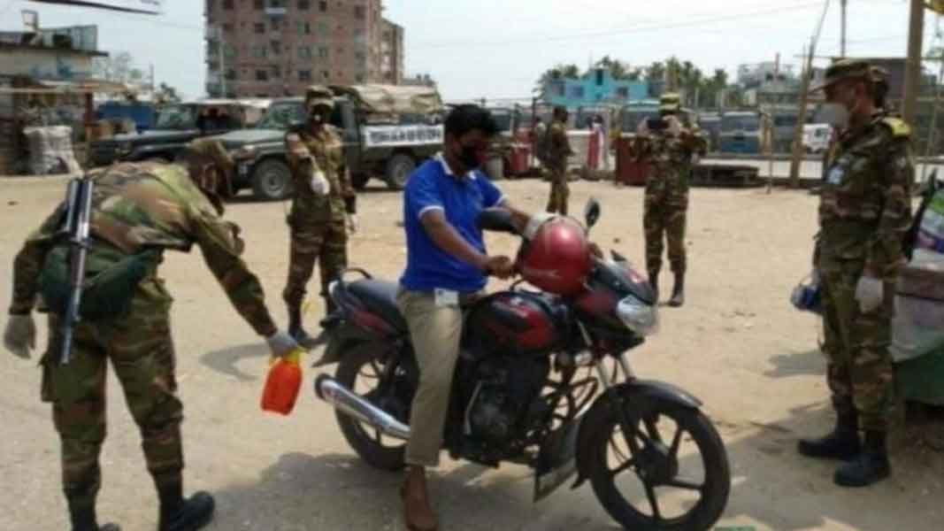 মাধবপুরে সামাজিক দুরত্ব বজায় রাখতে সেনাবাহিনীর তৎপরতা অব্যাহত