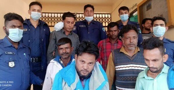 নবীগঞ্জে ৬ জুয়ারি আটক
