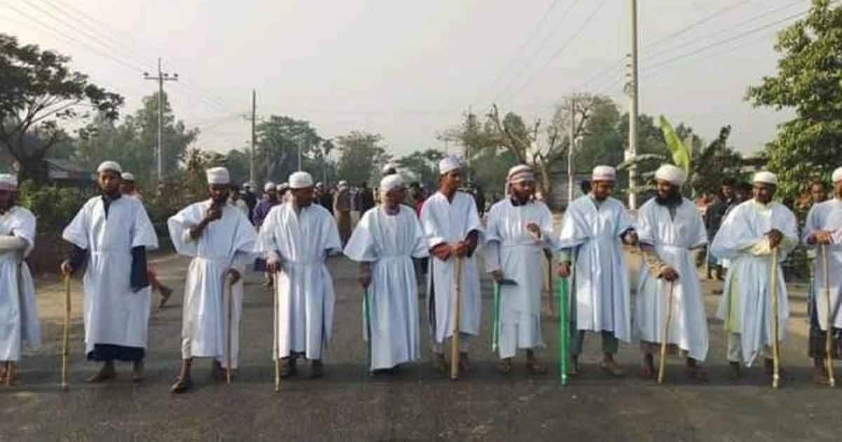 বাহুবলে-কাপনের-কাপড়-পড়ে-হরতাল-পালন-করছে-হেফাজত বাহুবলে কাপনের কাপড় পড়ে হরতাল পালন করছে হেফাজত