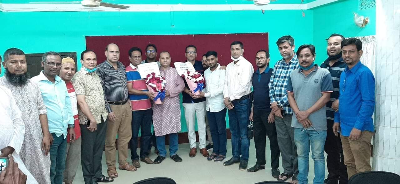 হবিগঞ্জ টিভি জার্নালিস্ট এসোসিয়েশনের উদ্যোগে অতিরিক্ত পুলিশ সুপার রবিউল ইসলাম ও শেখ সেলিমের সাথে বিদায়ী শুভেচ্ছা বিনিময়