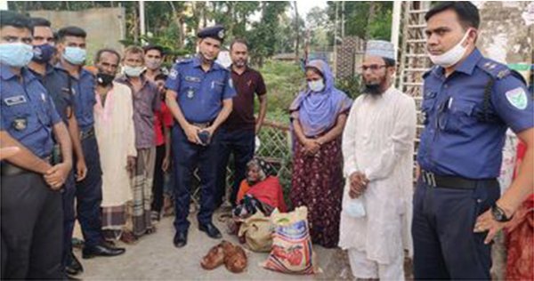 পুলিশ সুপারের সৌজন্যে ১০৫ বছরের বৃদ্ধাকে খাদ্য সহায়তা দিলেন হবিগঞ্জ সদর থানার ওসি