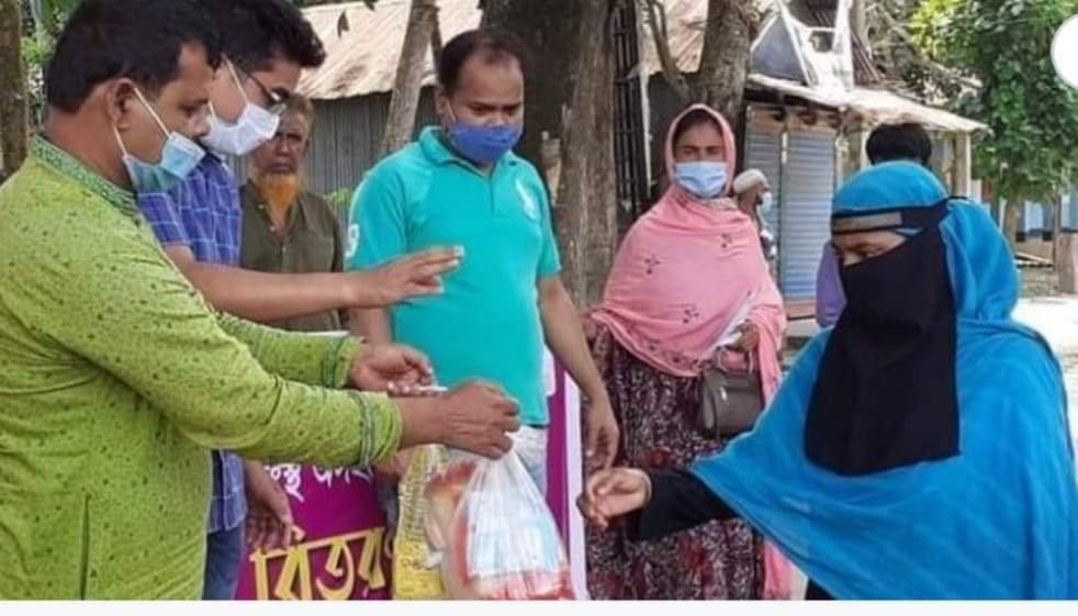 লাখাইয়ে বিশ্ব মা দিবস উপলক্ষে অসহায় মানুষদের মধ্যে ঈদ সামগ্রী বিতরণ