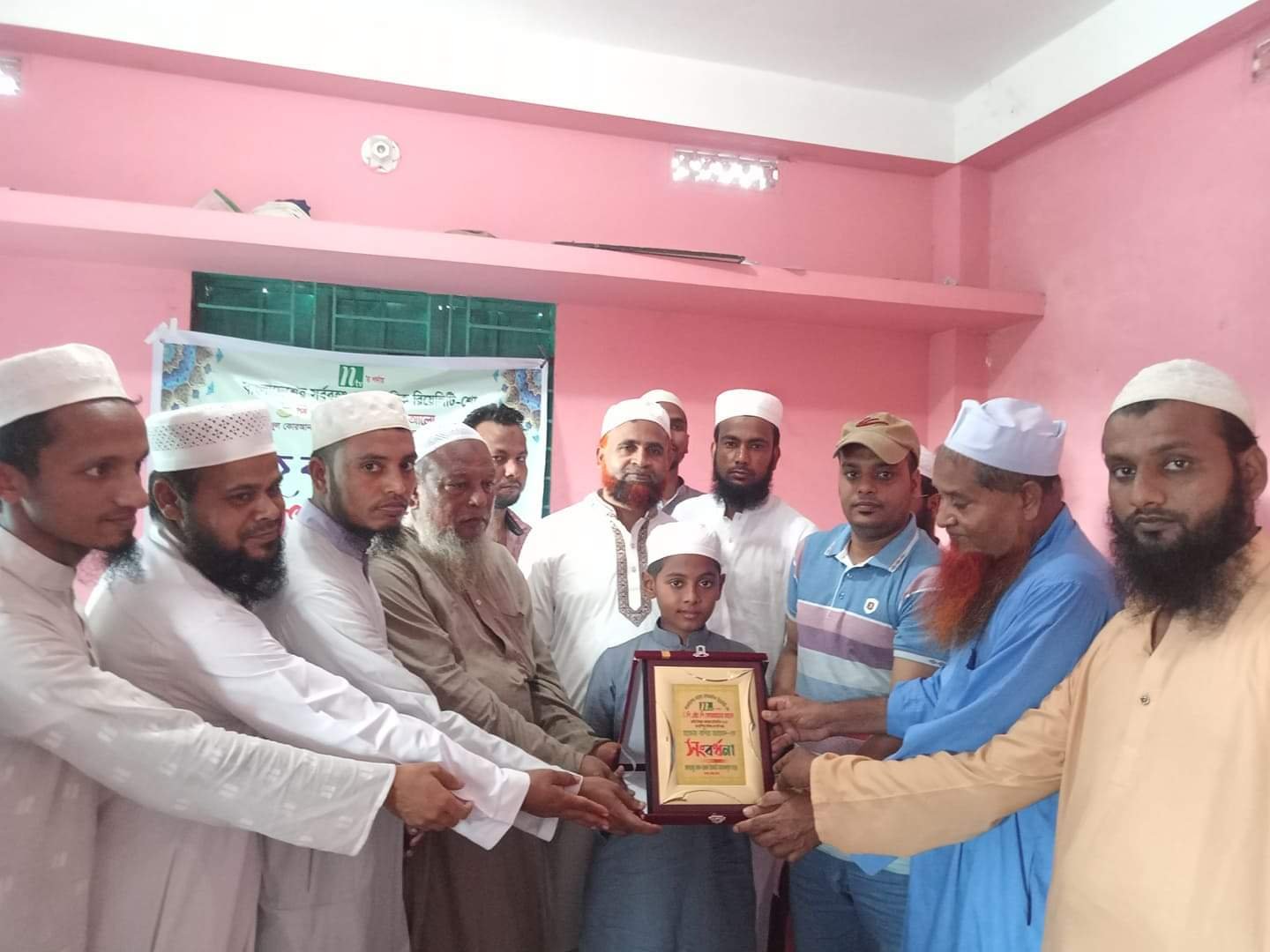 হাফেজ বশির-কে সংবর্ধনা দিয়েছে হলদারপুর আল-হেলাল সংস্থা