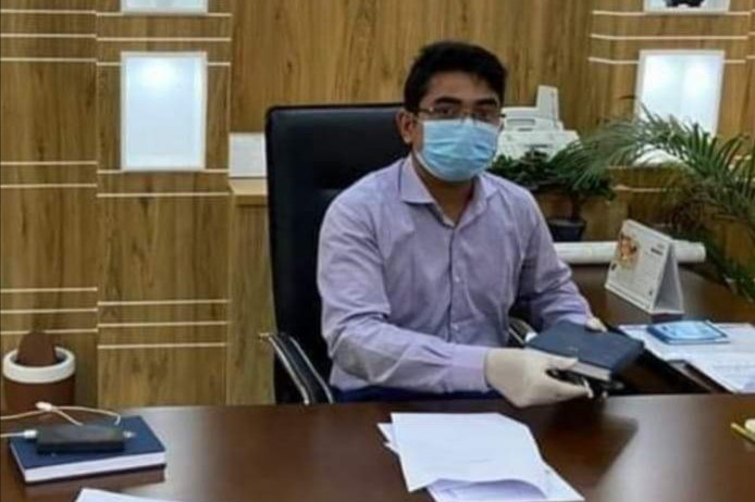 একজন করোনা যোদ্ধা ও মানবতার ফেরিওয়ালা ইউএনও লুসিকান্ত হাজং