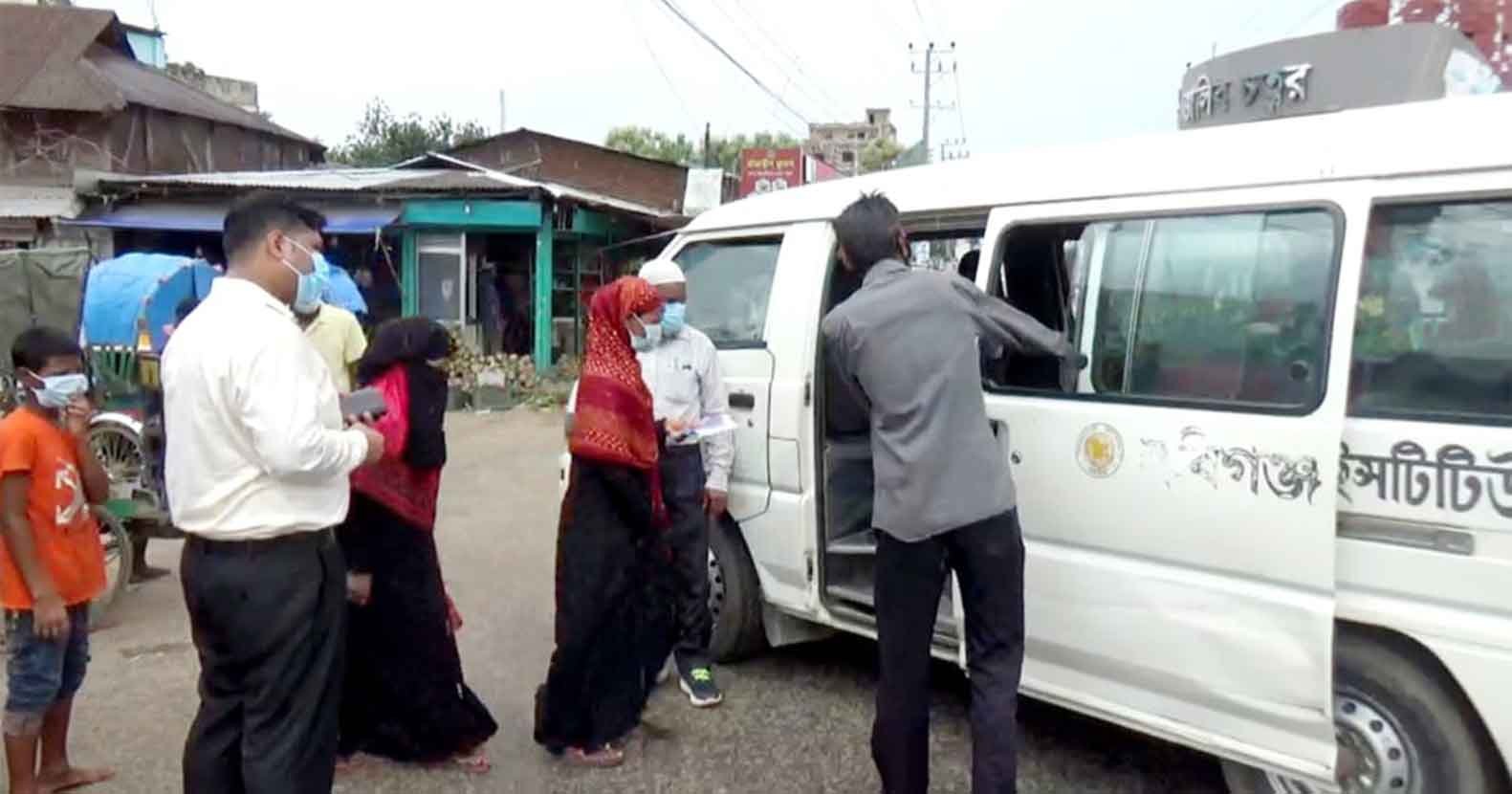 একজন মানবিক সহকারী কমিশনার ইভান