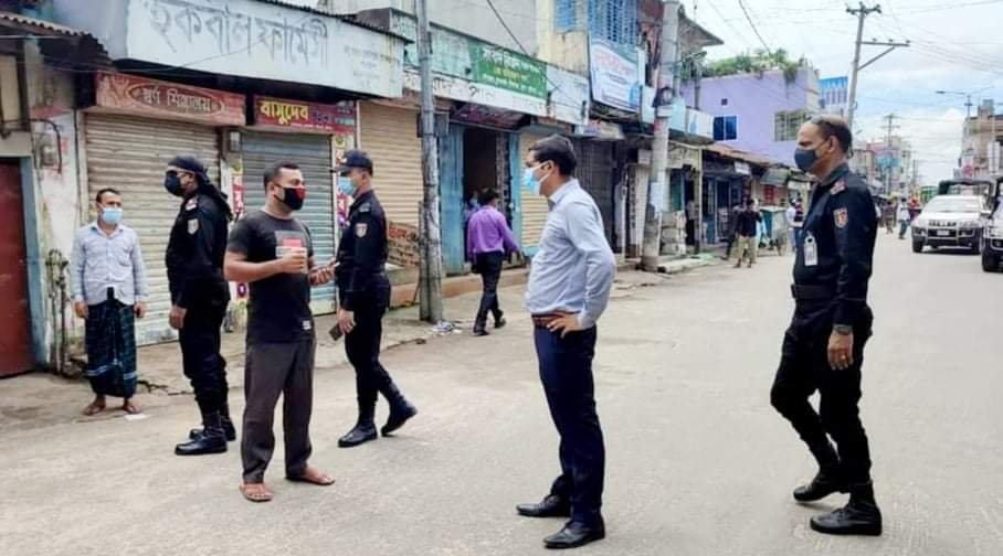 লকডাউন বাস্তবায়নে জেলায় অব্যাহত আছে টহল ও ভ্রাম্যমাণ আদালত ৩ লকডাউন বাস্তবায়নে জেলায় অব্যাহত আছে টহল ও ভ্রাম্যমাণ আদালত
