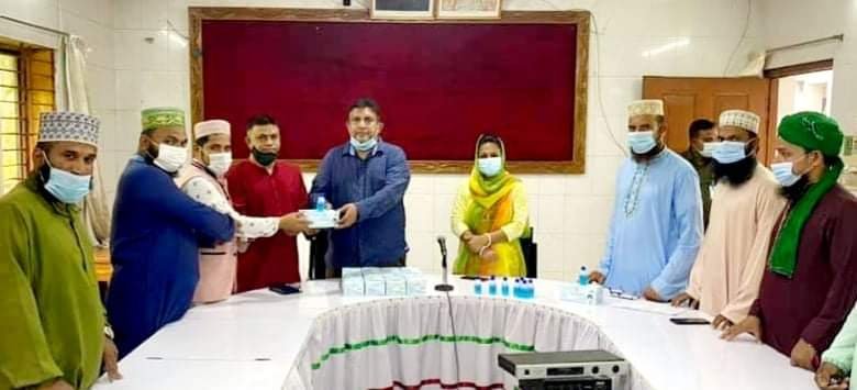 সদর উপজেলার পক্ষ থেকে মসজিদ ও মন্দিরে সুরক্ষা সামগ্রী বিতরণ