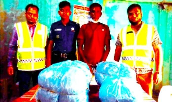 মাধবপুরে মাদক ব্যবসায়ী মোটরসাইকেলসহ আটক