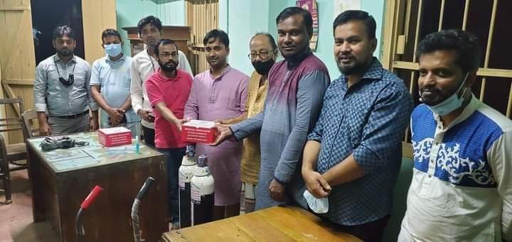 মানবসেবা’রঅক্সিজেন ব্যাংকে’ দু’জন প্রবাসী কমিউনিটি ব্যক্তিত্বের ২ টি অক্সিজেন সিলিন্ডার প্রদান