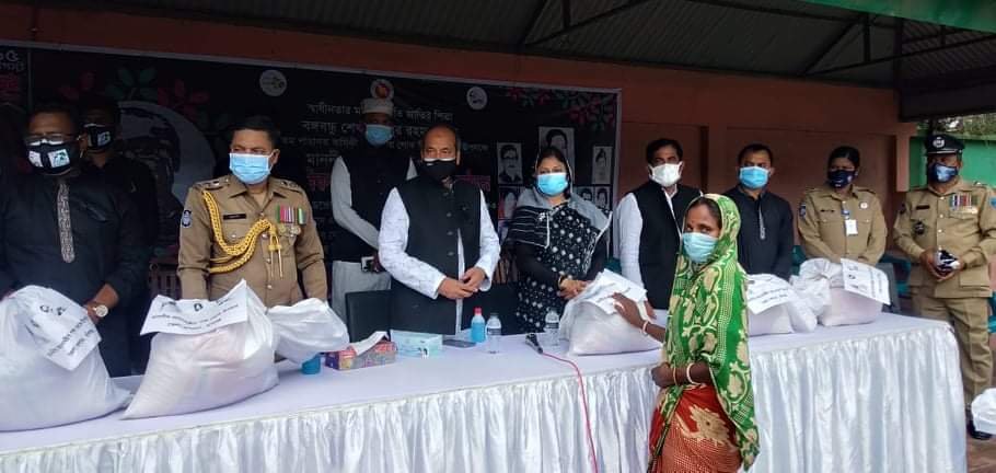 বঙ্গবন্ধুর ৪৬তম শাহাদাত বার্ষিকী ও জাতীয় শোক দিবসে প্রধানমন্ত্রীর পক্ষ থেকে  মানবিক সহায়তা প্রদান