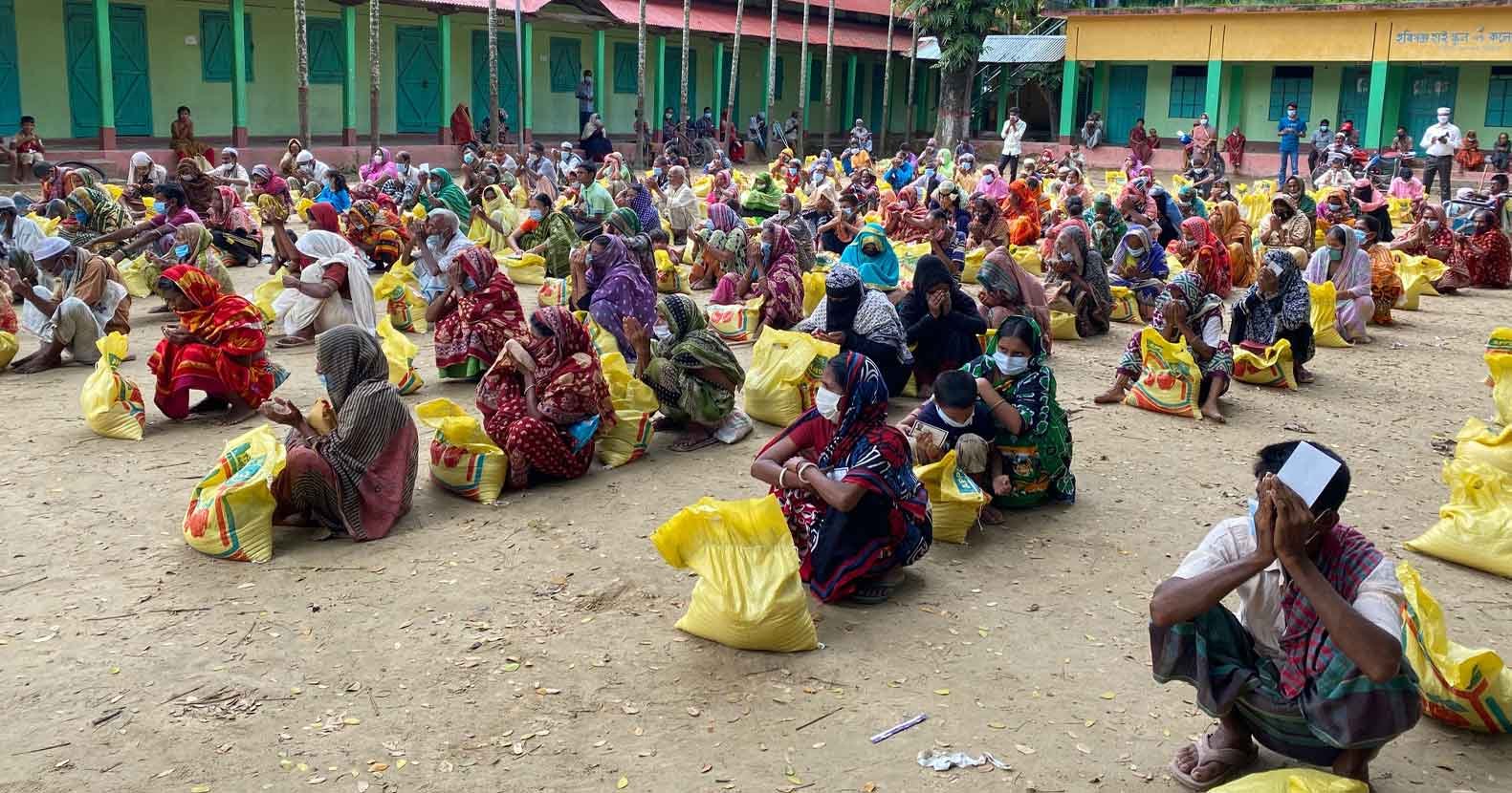 হবিগঞ্জে ত্রাণ বিতরণের মধ্য দিয়ে শোকের মাসের কর্মসূচি উদ্বোধন