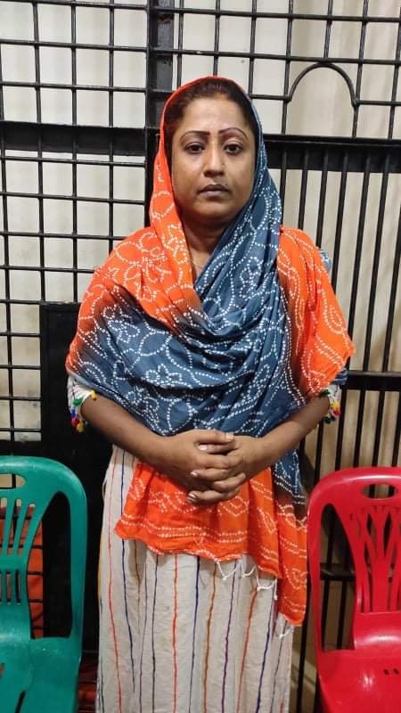নতুন ব্রীজ এলাকা থেকে ইয়াবা সহ নারী মাদক ব্যবসায়ী গ্রেফতার