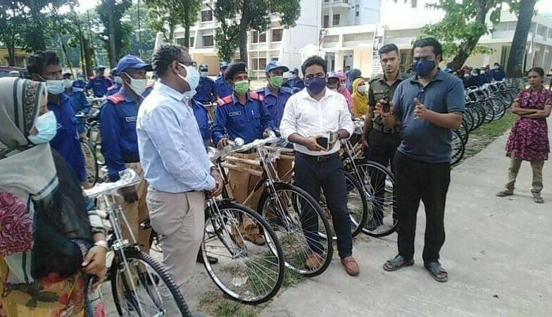 বানিয়াচংয়ে বাইসাইকেল বিতরণ