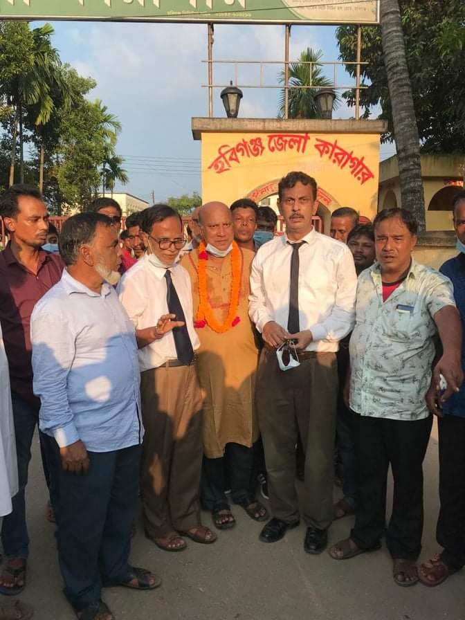 কারাগার থেকে মুক্তির পর কয়েকশতাধীক গাড়ী শোভাযাত্রায় নবীগঞ্জ উপজেলা আ'লীগ সভাপতি চেয়ারম্যান মুকুলকে সংবর্ধনা