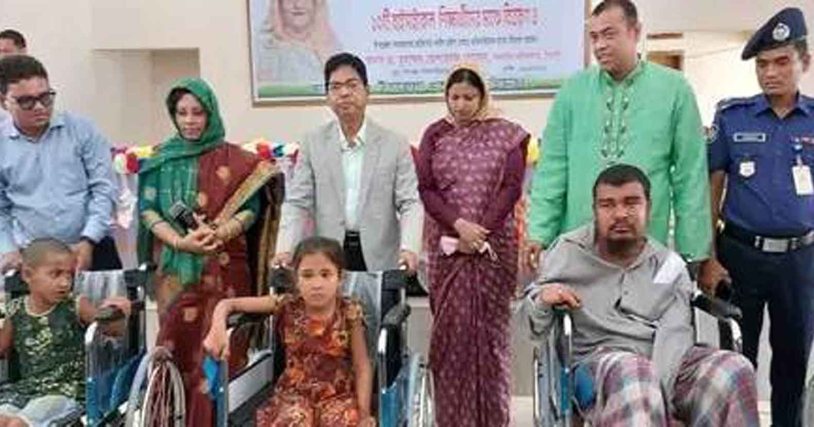 বানিয়াচংয়ে হুইল চেয়ার ও বাইসাইকেল বিতরণ