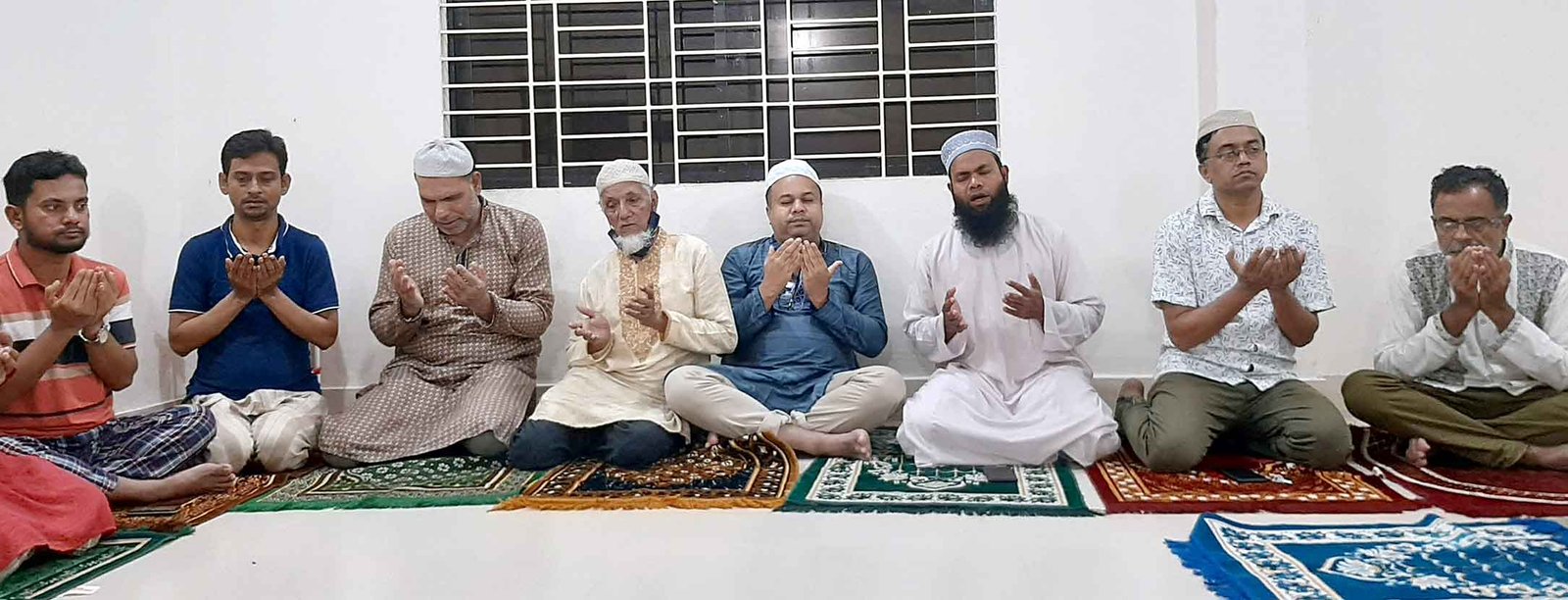 সাংবাদিক নূরুল হক কবিরের সুস্থতা কামনায় হবিগঞ্জ প্রেসক্লাবের মিলাদ ও দোয়া