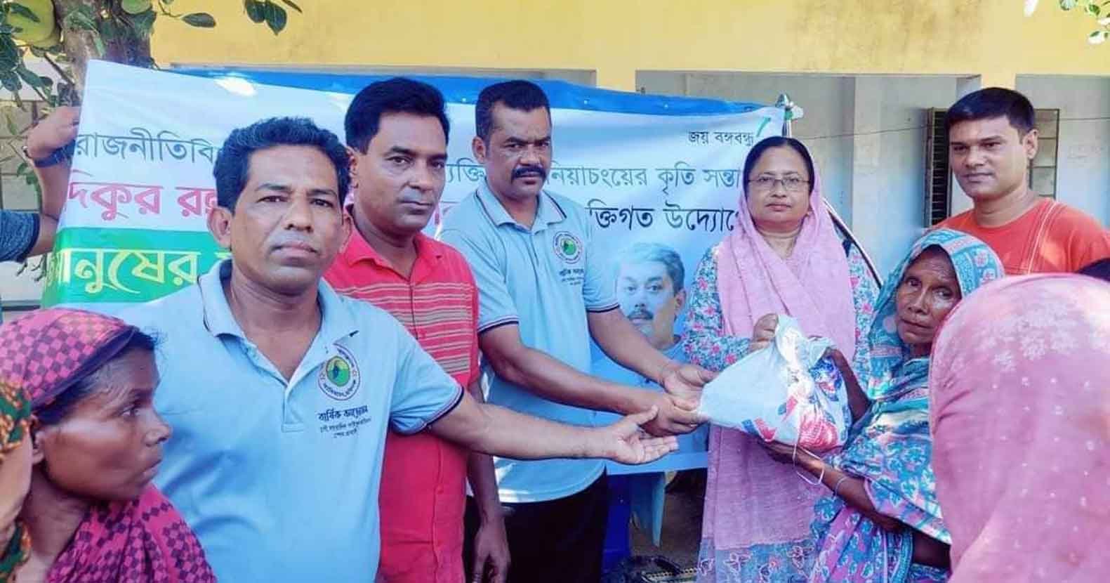 বানিয়াচংয়ে সাদিকুর রহমান পরাগের ত্রাণ বিতরণ