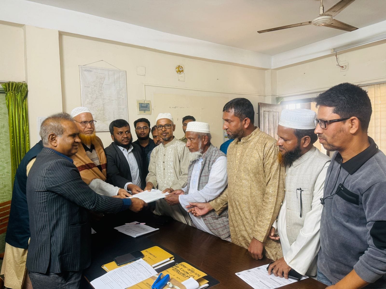 মনোনয়ন ফরম সংগ্রহ করলেন সাংবাদিক অলিউল্লাহ নোমান